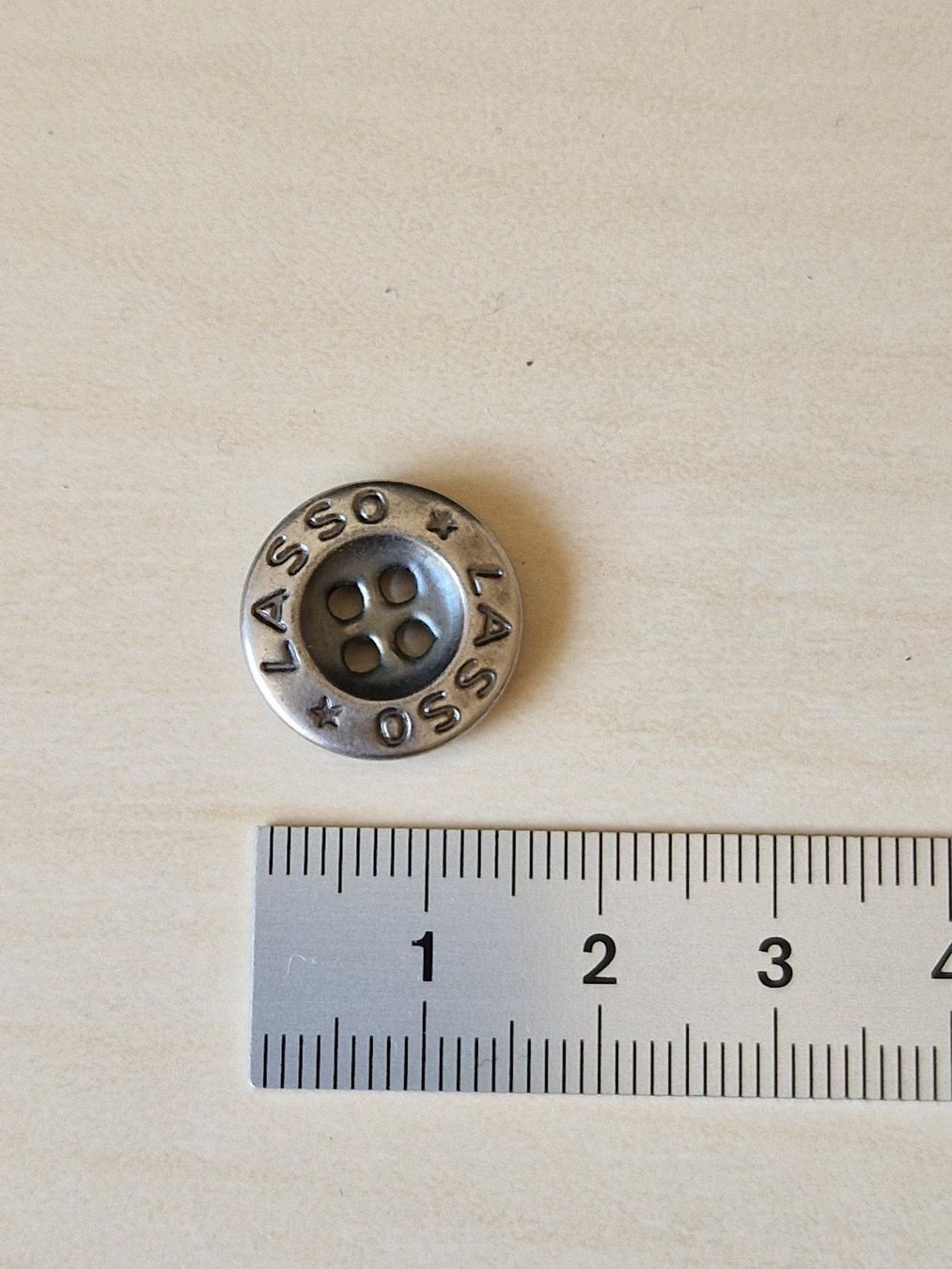 Knöpfe: Divers boutons métaliques – Gebraucht aus Lausanne von cori_dw9 4