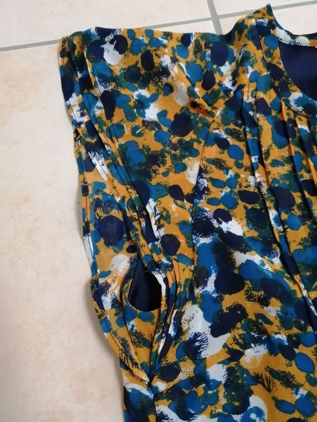 H&M Kleider: Sommerkleid Gr. 34 vom H&M – Gebraucht aus Henau von AXAA 2