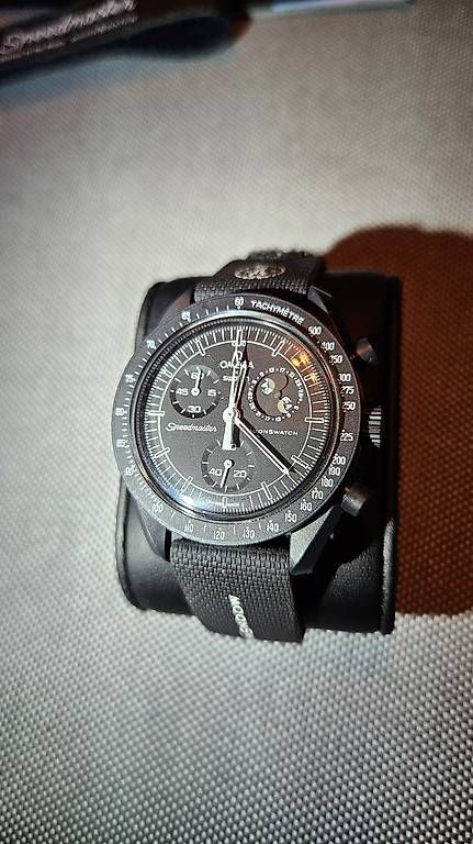 Orologi: Moonswatch, Special Moonphase Snoopy, Schwarz, Neu – Usato da Riehen venduto da nitrammangold 4