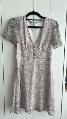 Kleid mit Blumenmuster