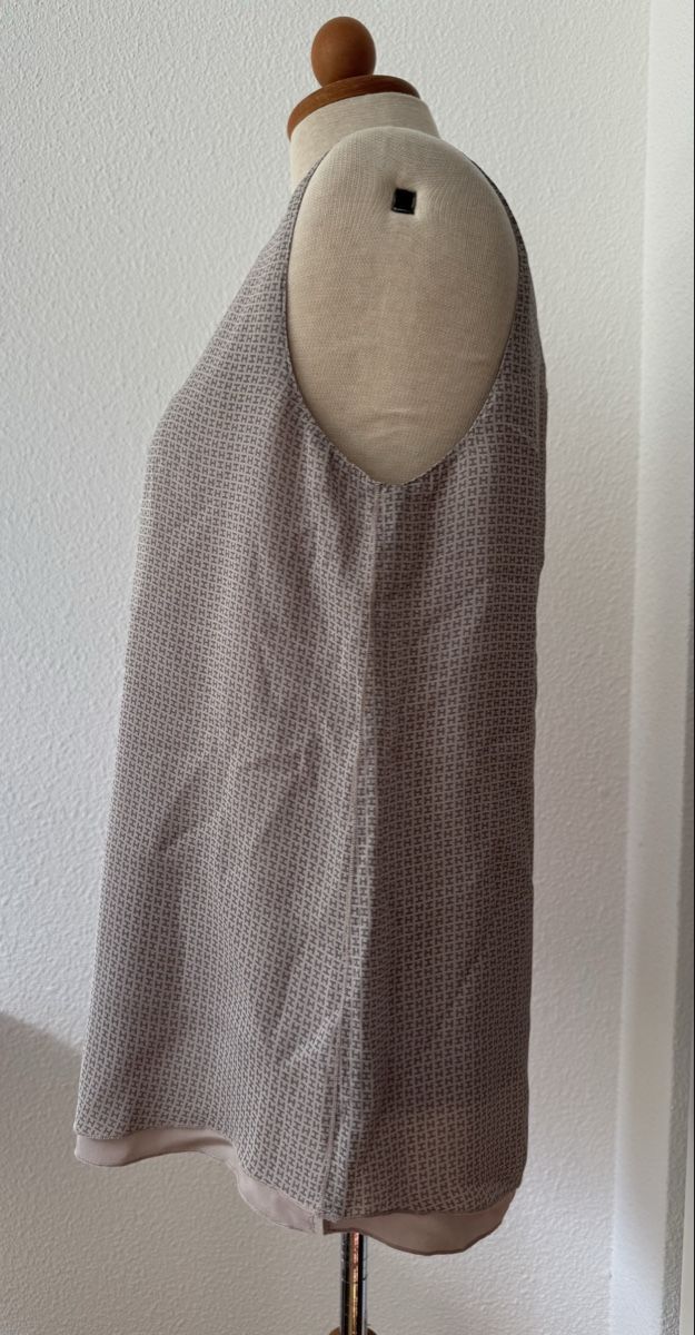 Hemisphere Top:  HEMISPHERE top en soie beige imprimé taille M – Nuovo (secondo la descrizione) da Morges venduto da sandy069 2