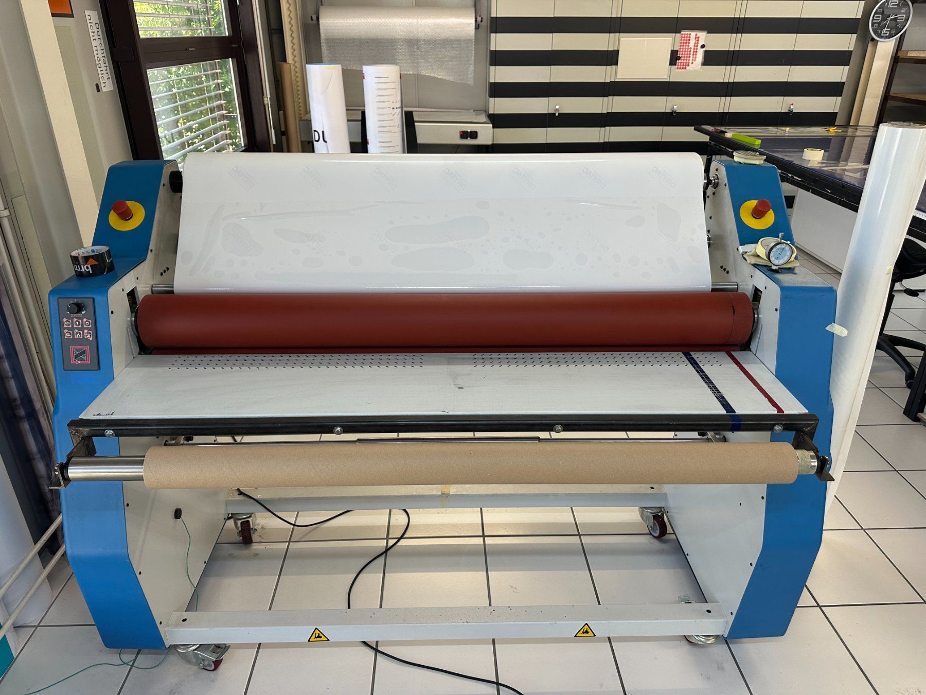 Macchine laminatrici: Laminiergerät EMBLEM EASYLAM 1400 C gebraucht 2004 – Usato da Brügg BE venduto da flextech