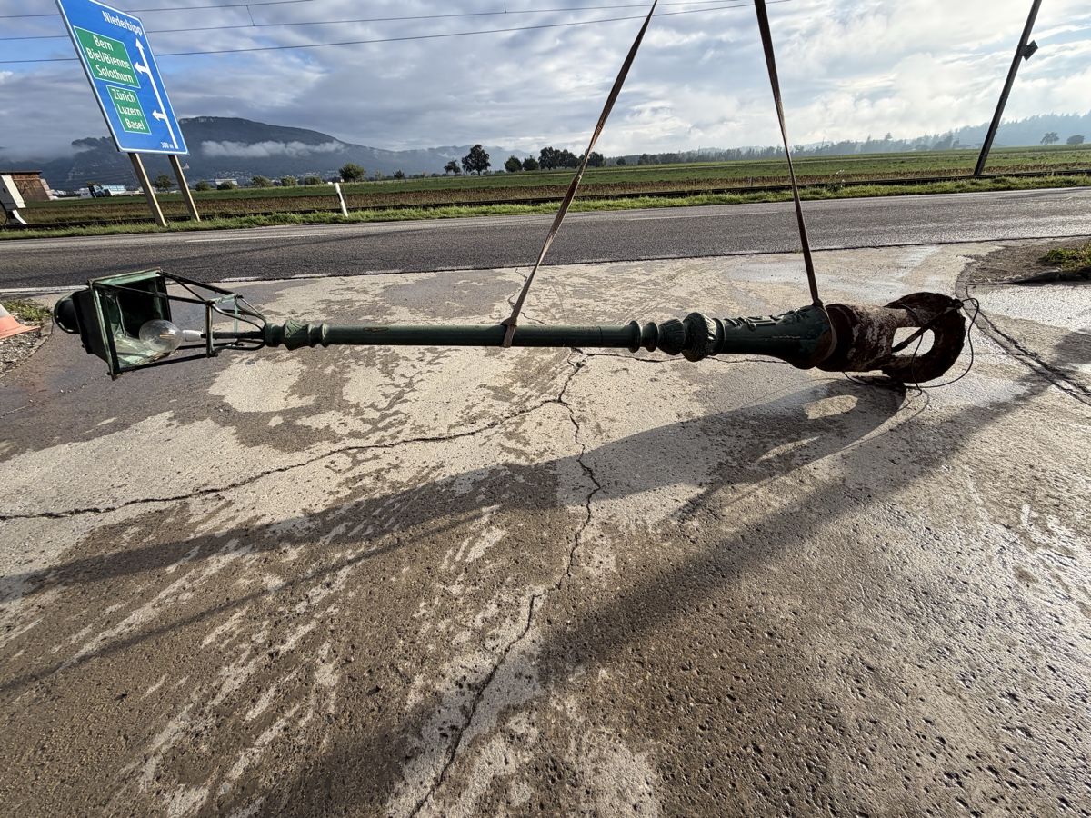 Lampade: Antike Strassenlaterne – Difettoso da Niederbipp venduto da baggerch