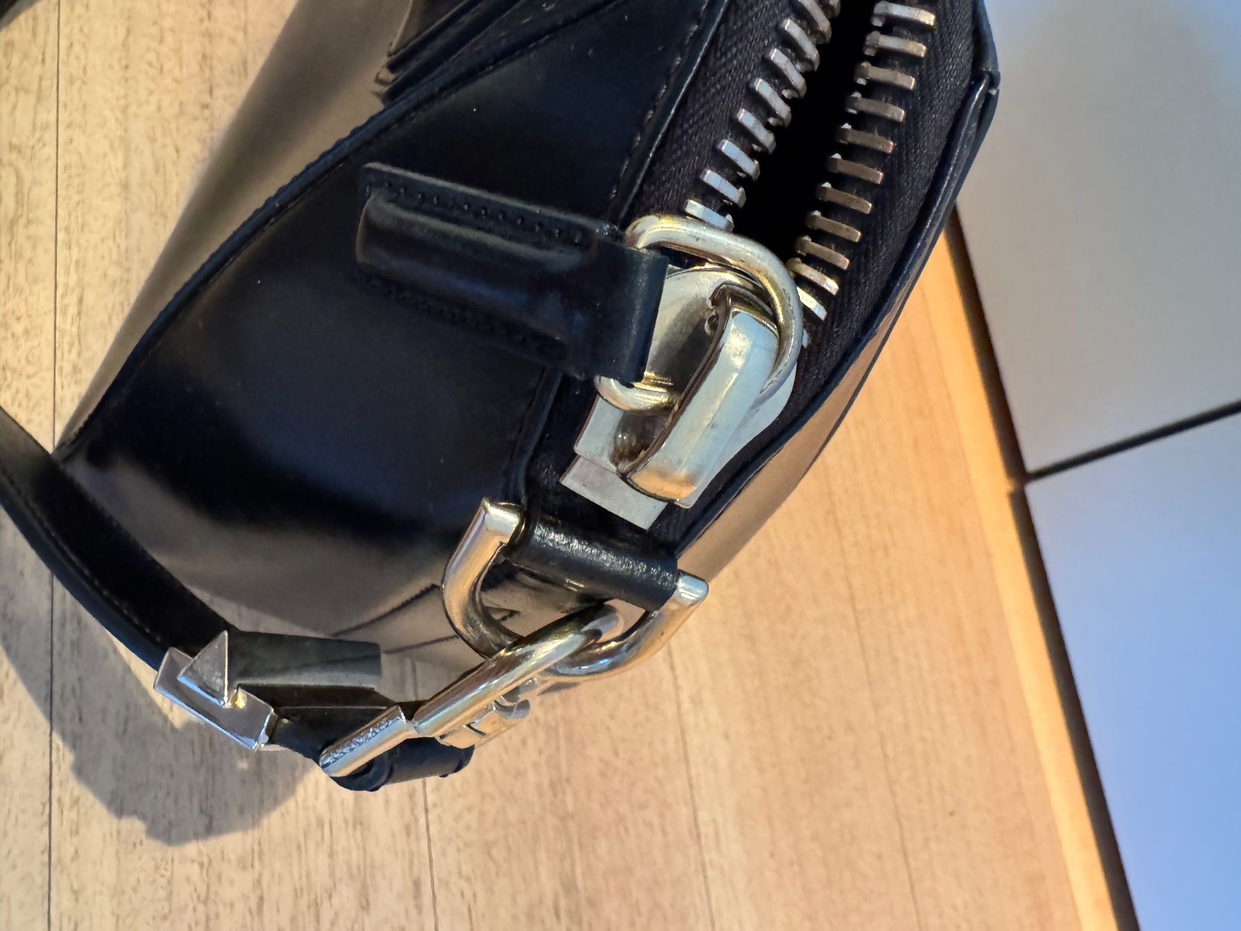 Givenchy Borse: Givenchy Antigona – Usato da Hirzel venduto da ser_q72d 7