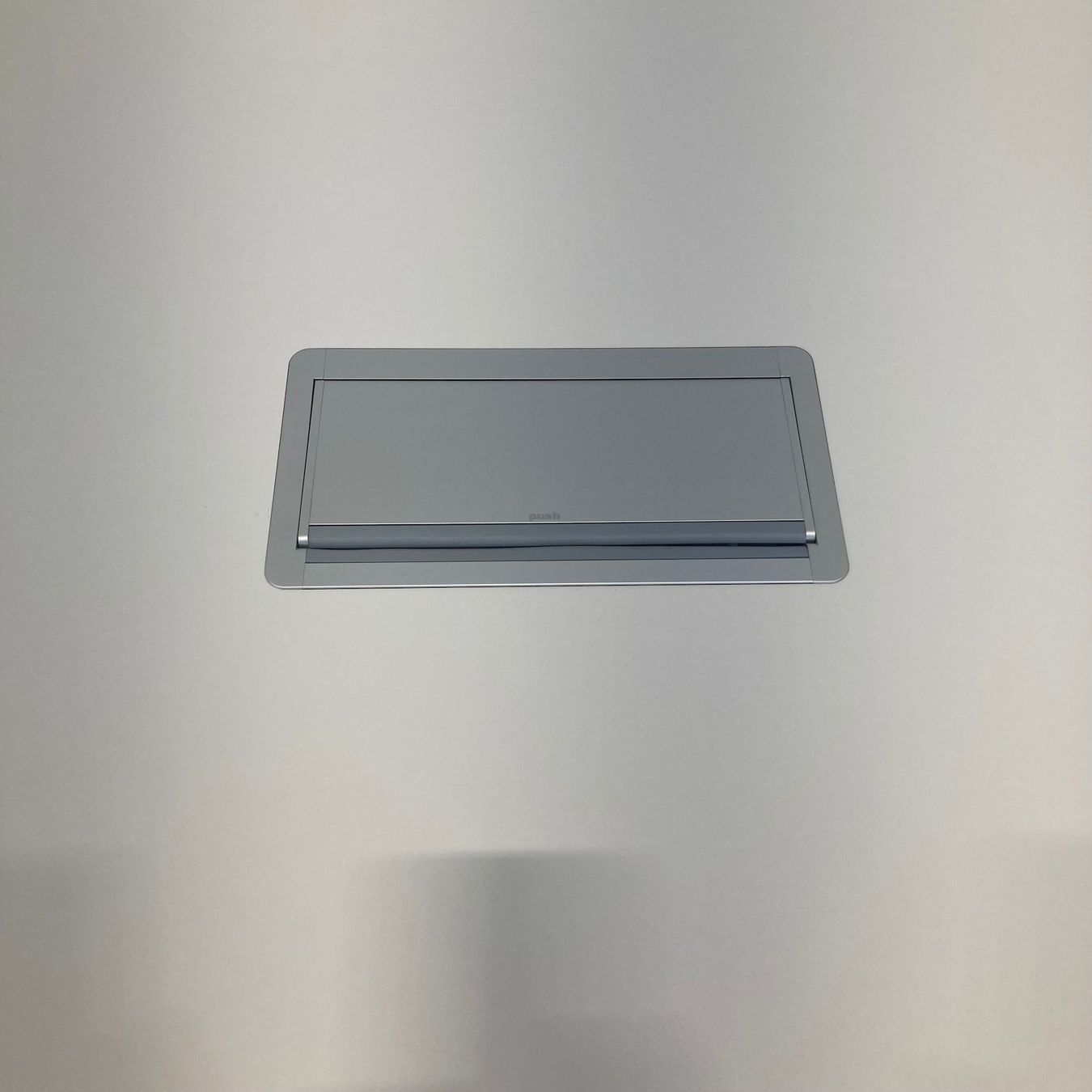 Lista Scrivanie: Lista Office LO Motion Sitzungstisch 1600x1600 mm - Weiss – Usato da Schönenwerd venduto da mcofficeshop 4
