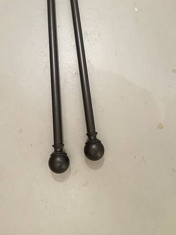 Altro per il bagno: Schwarze Gardinenstange ausziehbar von Amazon Basic – Usato da Klingnau venduto da sop_jj59
