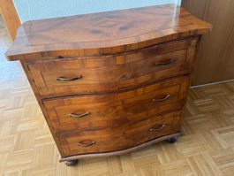 Schöne Kommode, ca. 80 Jahre alt