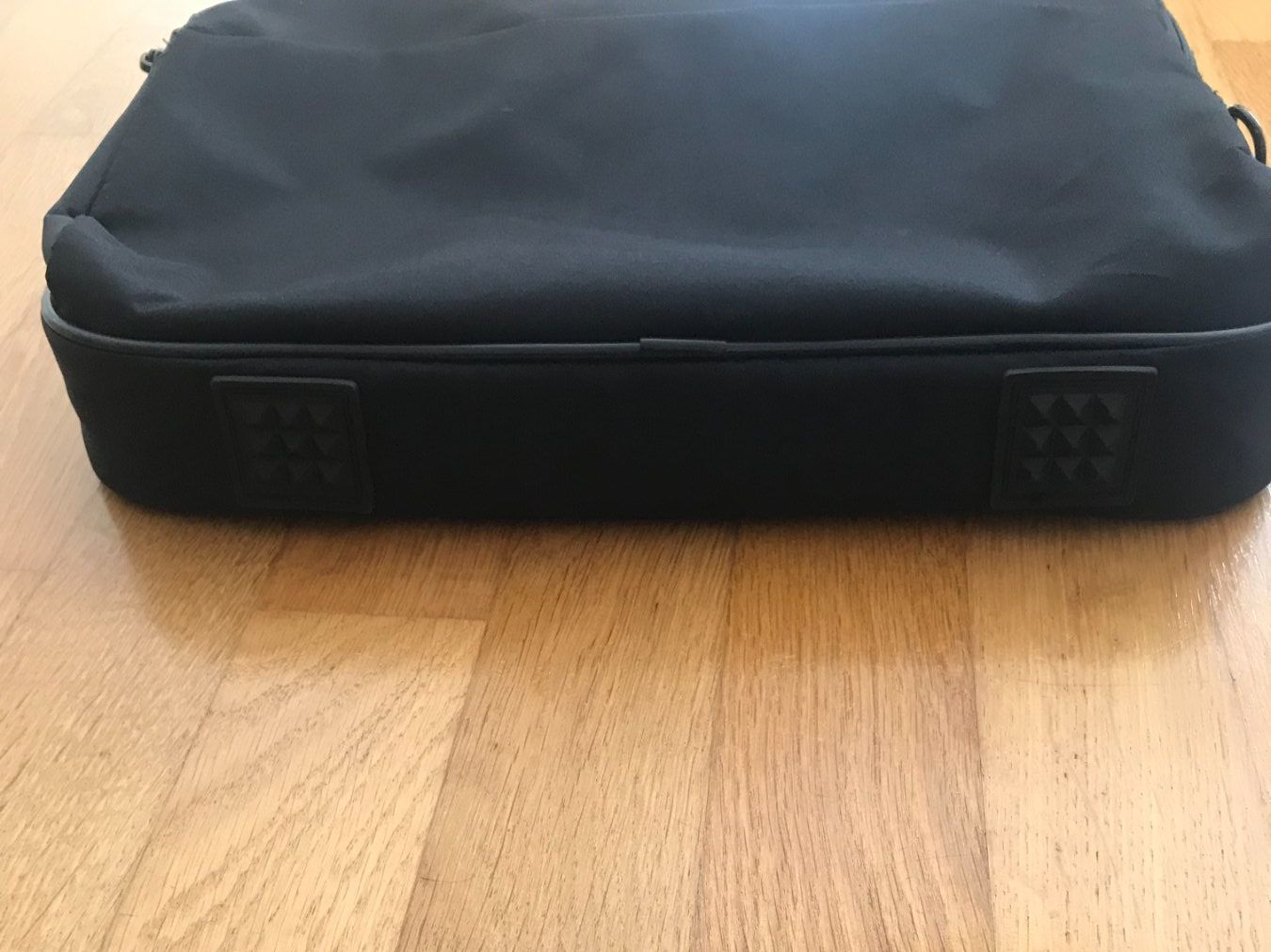 Borse: BASE XX Notebooktasche 15.6 Zoll schwarz mit Schulter – Usato da Zug venduto da Cry71 3