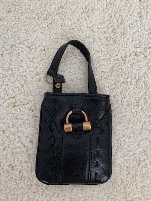 Saint Laurent Borse: YSL oversized bag ,matching key chain – Usato da Dallenwil venduto da ZD2019 9
