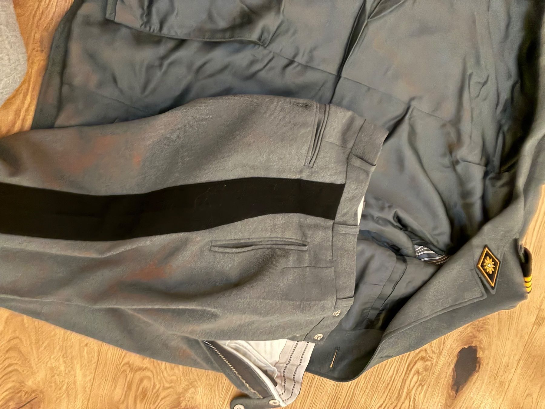 Schweizer Armee Uniformi: Uniform Oberst im Generalstab – Usato da Oberiberg venduto da stab 2