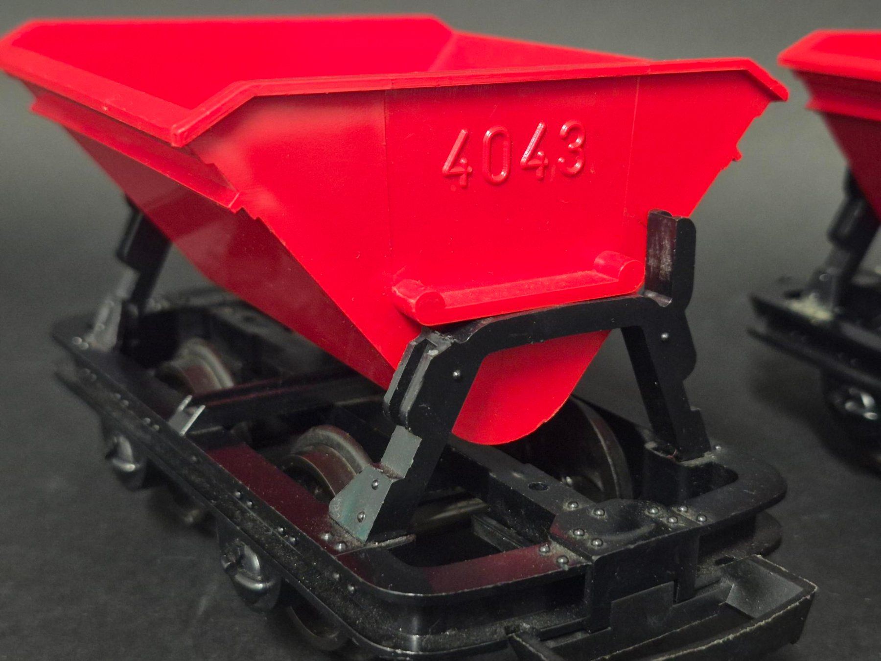 LGB Modelleisenbahnen: 2x LGB 4043 Kipplore – Defekt aus Dietlikon von sparrow10 2