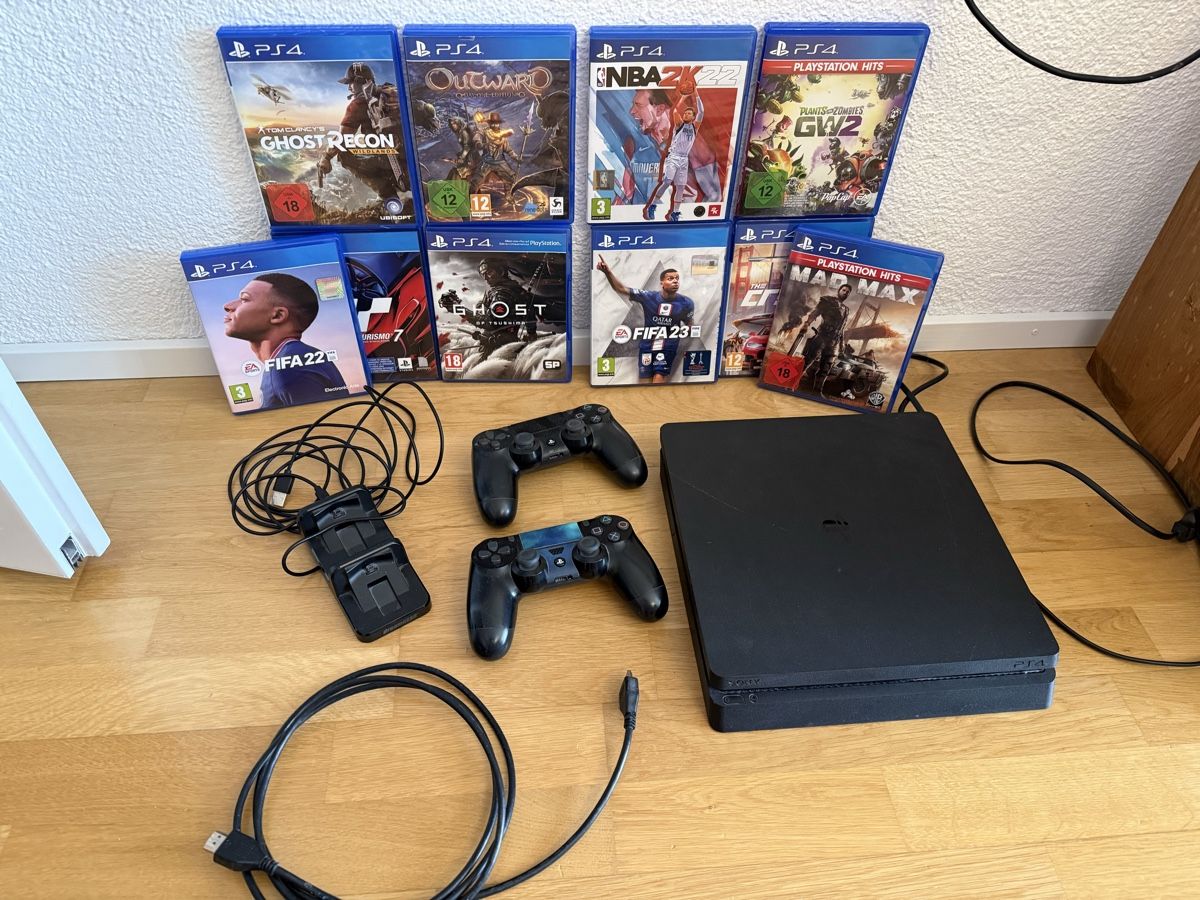 Sony Console: PS4 Konsole mit 10 Games – Usato da Ehrendingen venduto da edelkram