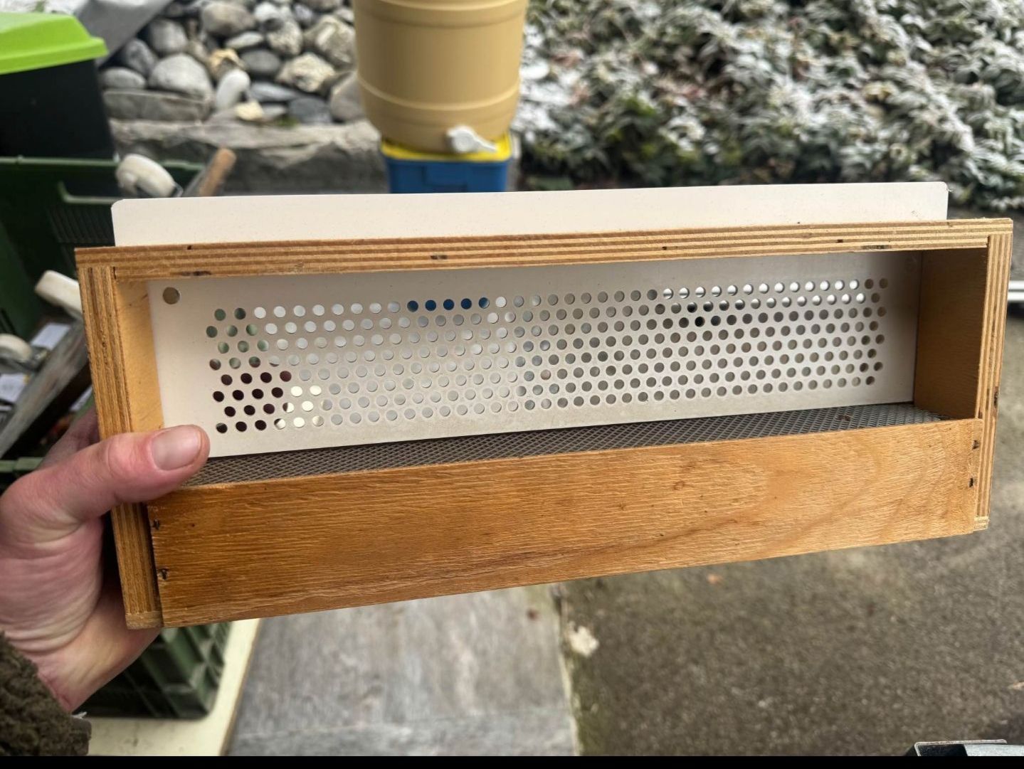 Alveari: divers Matériaux d apiculture – Usato da Monthey venduto da Chez-Dani-81