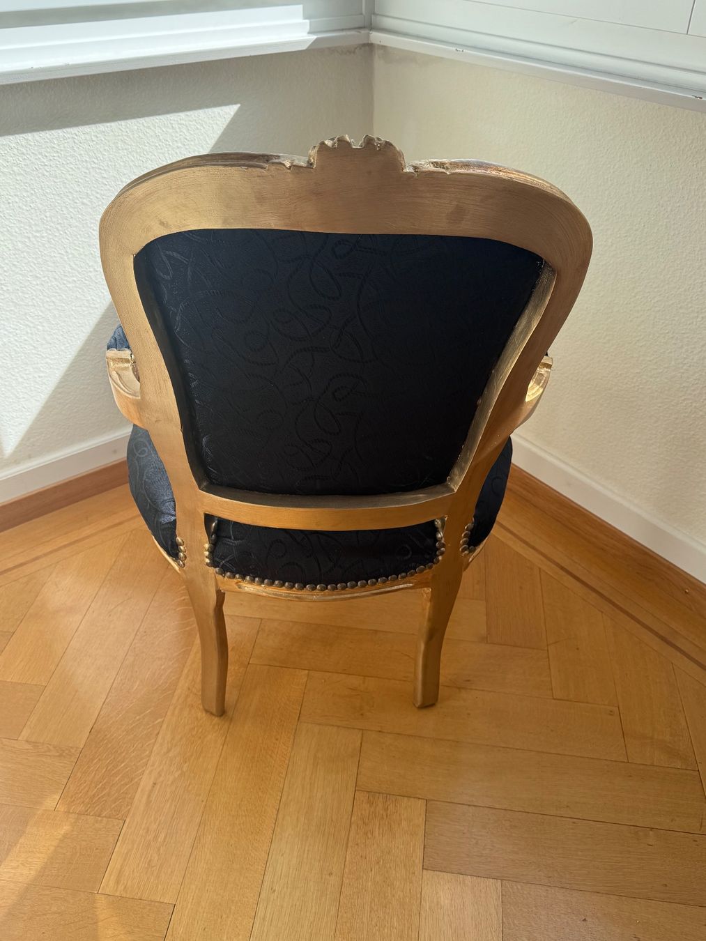 Poltrone: Fauteuil Louis XV style baroque – Usato da Lausanne venduto da Neytirii 4
