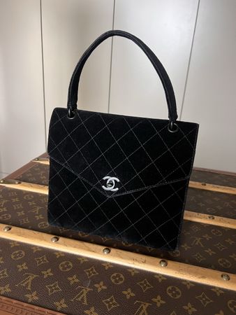 Chanel Handtasche, Velours, black in black, Top Zustand