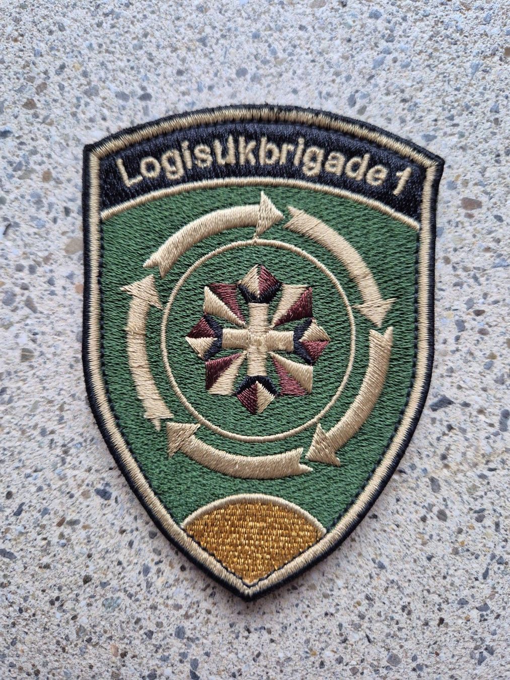 Schweizer Armee Placchette & Badge: *** Badge Logistikbrigade 1 mit klett *** – Nuovo e nell'imballaggio originale da Riedholz venduto da fr_sIruP