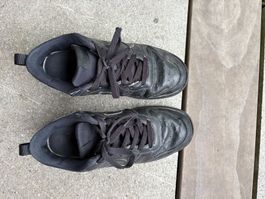 Nike Sneaker Low schwarz Junge Grösse 38.5 EU/ US6/ 24cm)