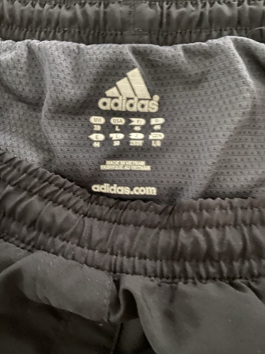 Adidas Pantaloni: Adidas Climacool Shorts schwarz, L / 44 – Usato da Luzern venduto da Nordischkind 1