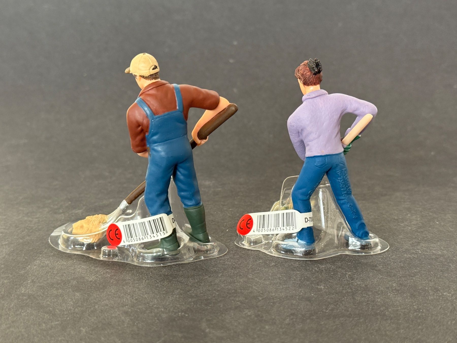 Schleich Statuette: Schleich Bauer Bäuerin Stalljunge Menschen Figuren – Nuovo (secondo la descrizione) da Ennetbaden venduto da mapa05 5