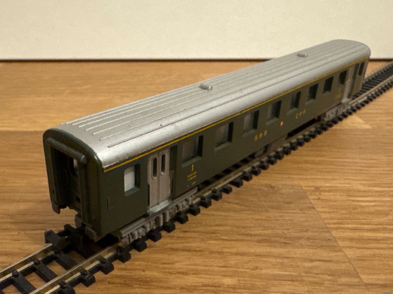 Lima Modellini di ferrovie: Lima SBB Personenwagen 1. Klasse – Usato da Schlierbach venduto da Look8 2