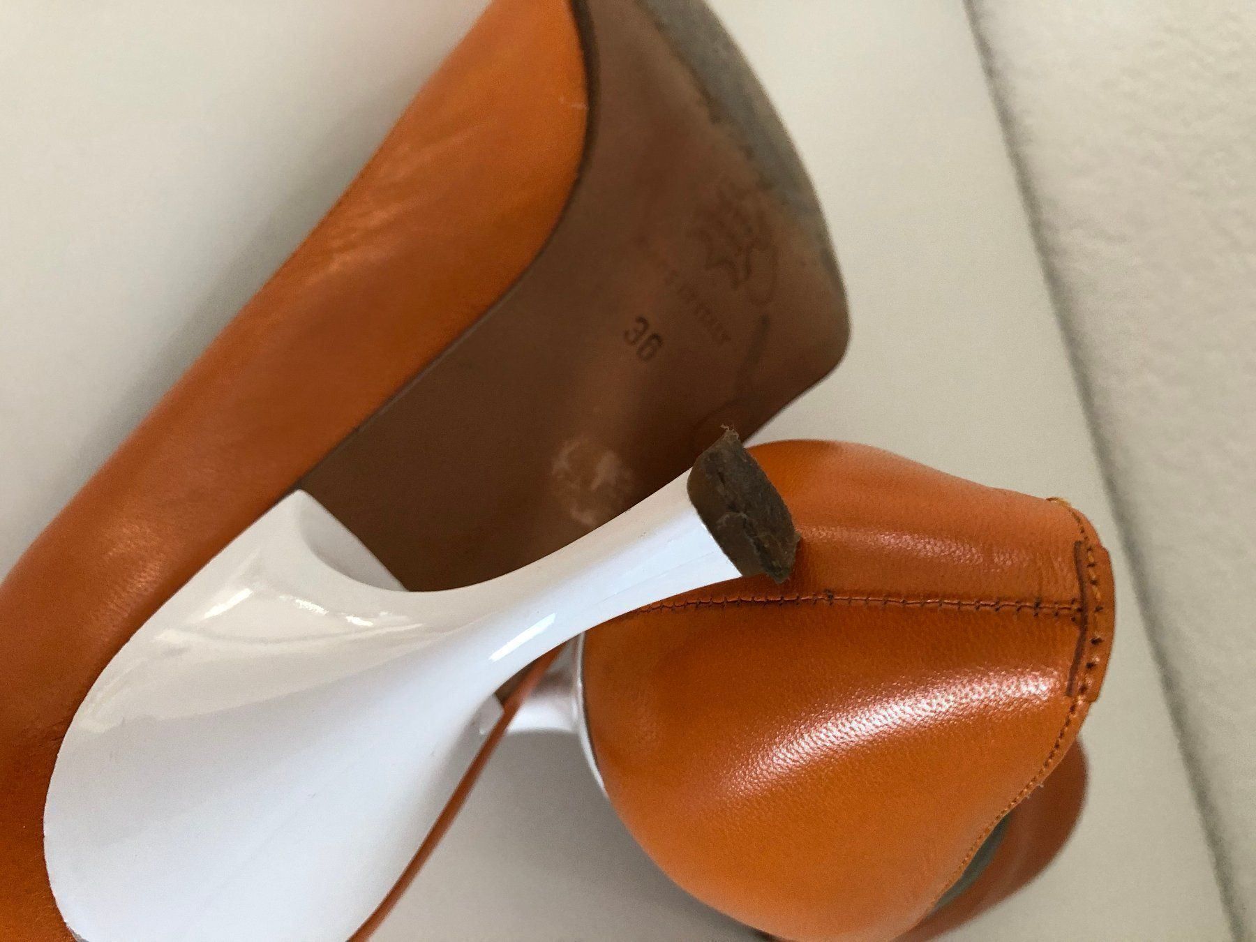 Scarpe da donna: Ital. Pumps Gr. 36 orange/weiss – Usato da Uzwil venduto da langensteig 1