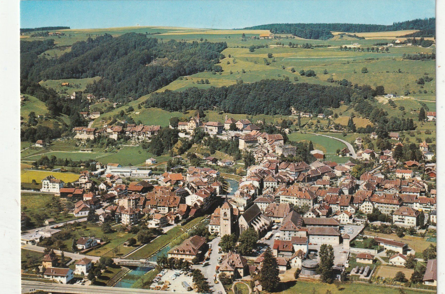 Cartoline postali: Moudon Flugaufnahme – Usato da Lumbrein venduto da made02