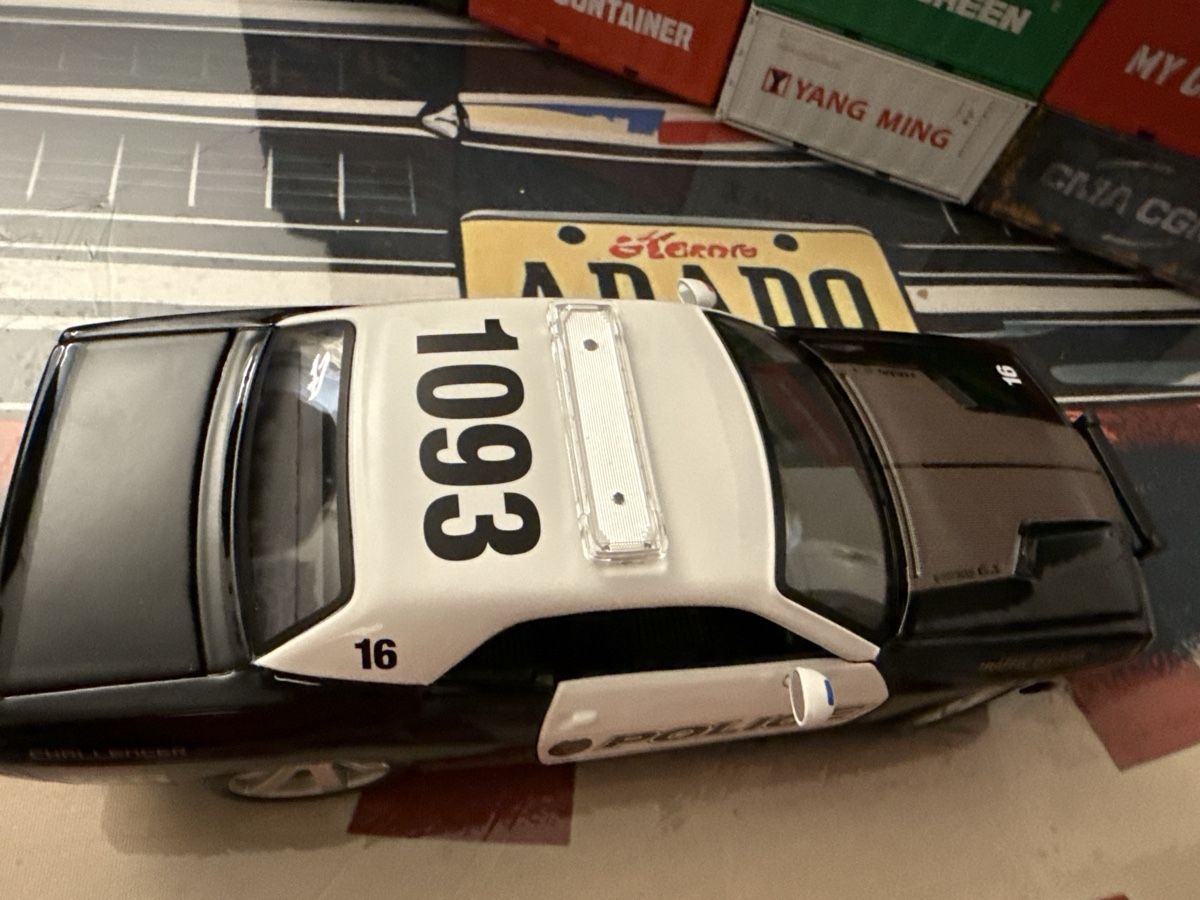 Dodge Modellautos: Polizei Dodge Challenger 1:18 – Neu (gemäss Beschreibung) aus Basel von Zomeg 8
