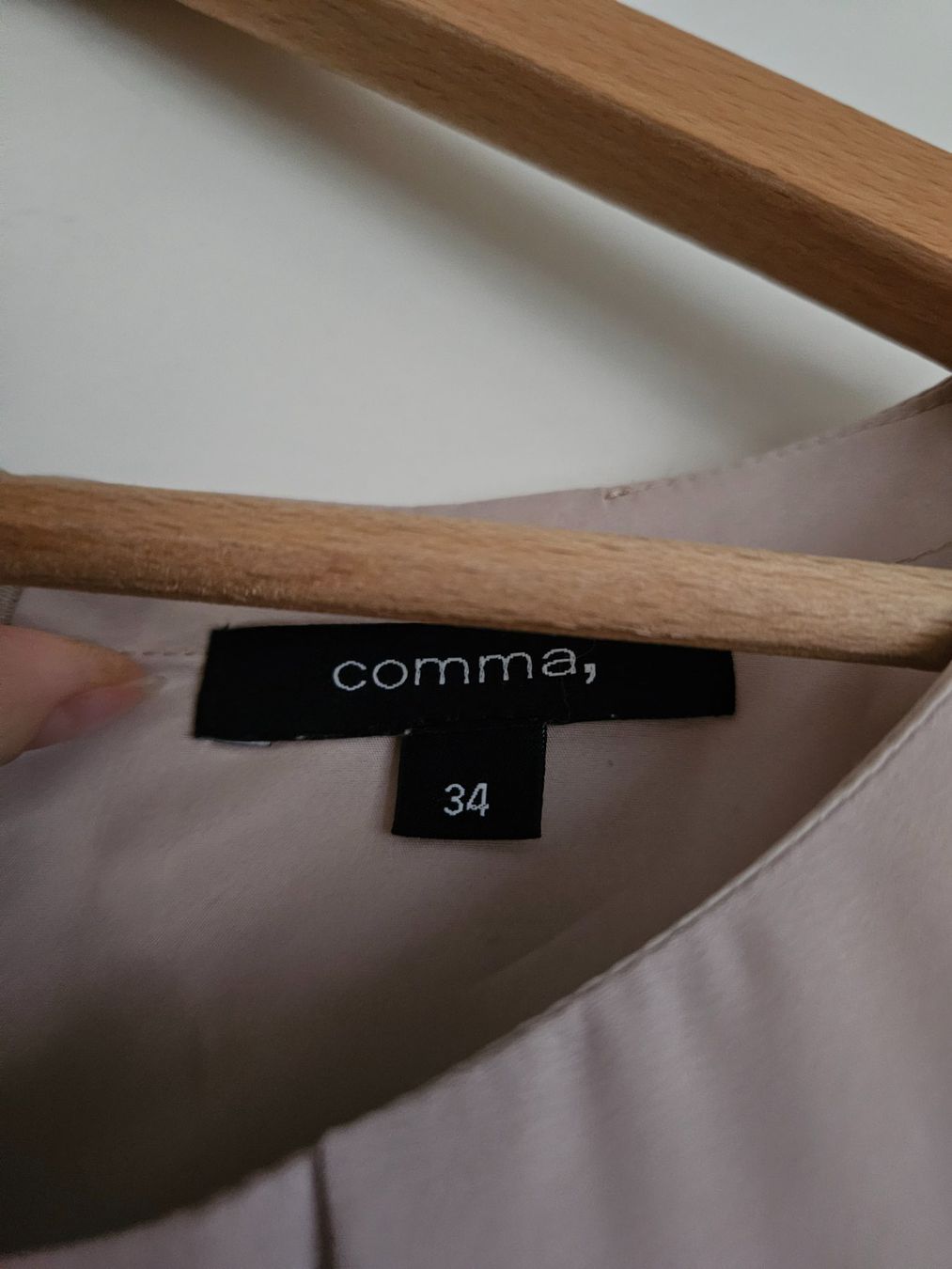 Comma Kleider: Wunderschönes, schlichtes Kleid von Comma, Gr.34 – Gebraucht aus Schaffhausen von sabrina915 1