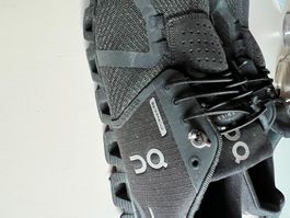 ON Schuhe Waterproof schwarz
