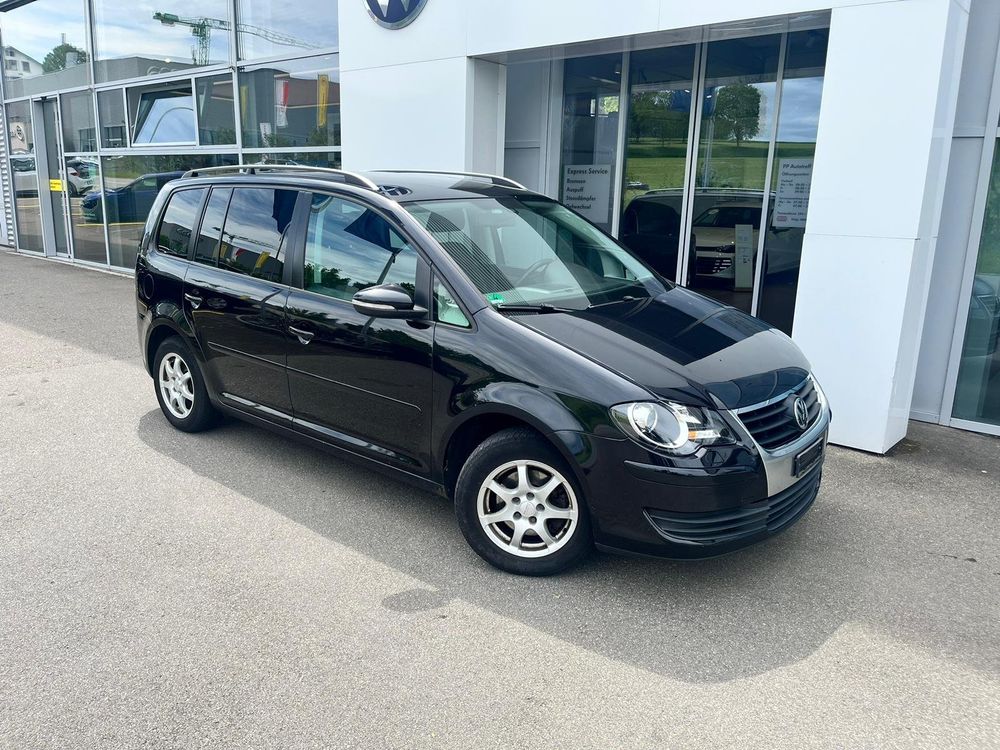 VW Touran 7-Plätzer/ Diesel/140PS/Handschaltung/Frontantrieb