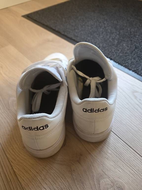 Chaussures hommes: Adidas Sneaker 43 – D'occasion à Hägglingen par MR.BG 1