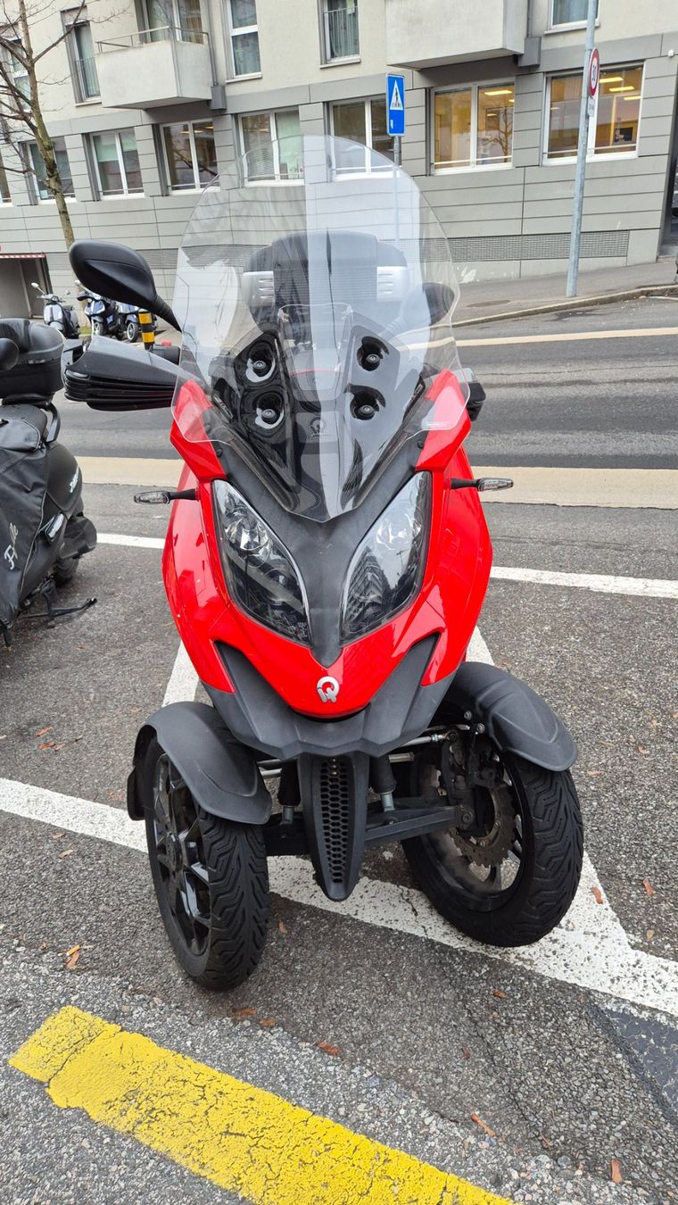 Qooder Scooters: Quadro Qodder 4, rouge, état impeccable, 2019, 20000 km – Gebraucht aus Vulliens von macgama 1
