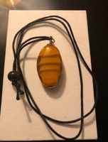 Collier avec pendentif en verre