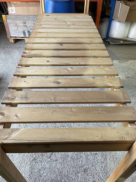 Étagères: Massive Holzregale zu verkaufen  – D'occasion à Reichenbach i. K. par fra_vpj6 4