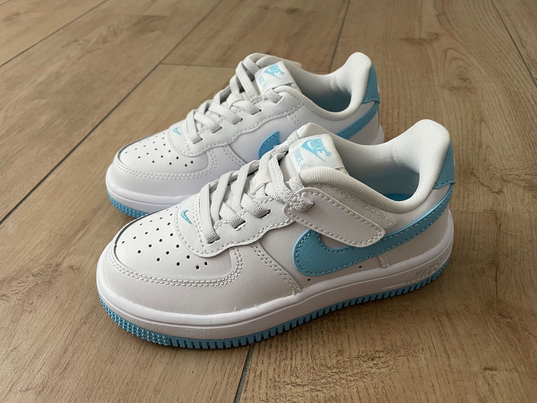 Nike Schuhe für Jungen: Nike Force 1 Low Easyon Gr. 28 NEU – Neu und originalverpackt aus Waltenschwil von hansnine