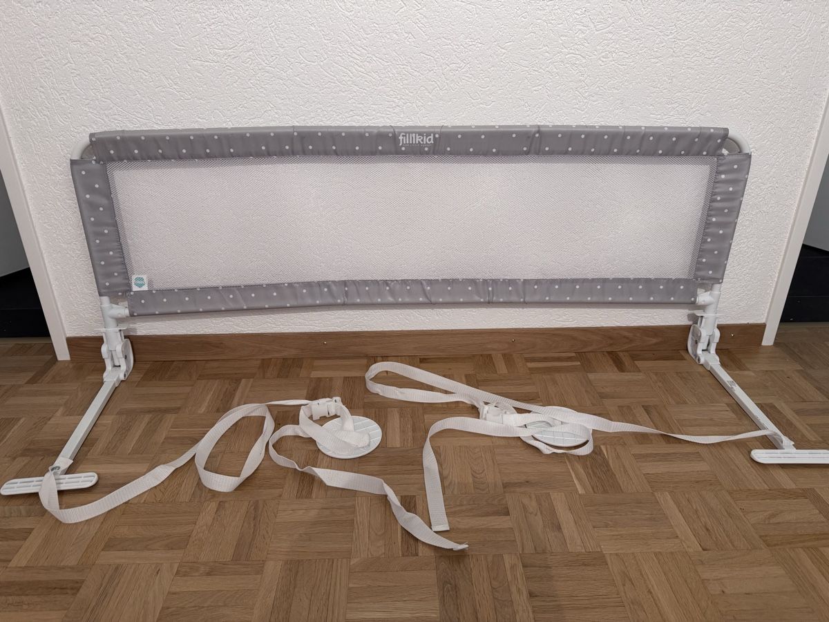 Fillikid Box & Barriere di sicurezza: Fillikid Bettschutzgitter, Grau/Weiss – Usato da St. Gallen venduto da kara_24