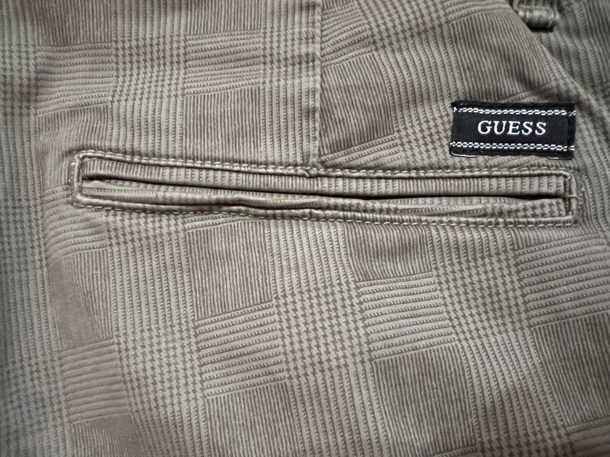 Guess Pantaloni: Hosen Gröss 28 – Usato da Herisau venduto da YOLO76 2