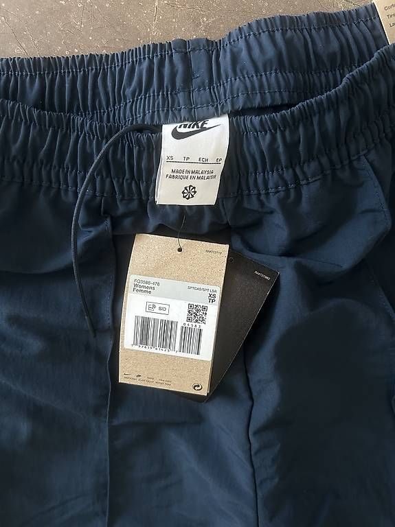 Pantaloni: Nike Hose Navy Blau – Nuovo e nell'imballaggio originale da Zürich venduto da fabienne.fkl 3