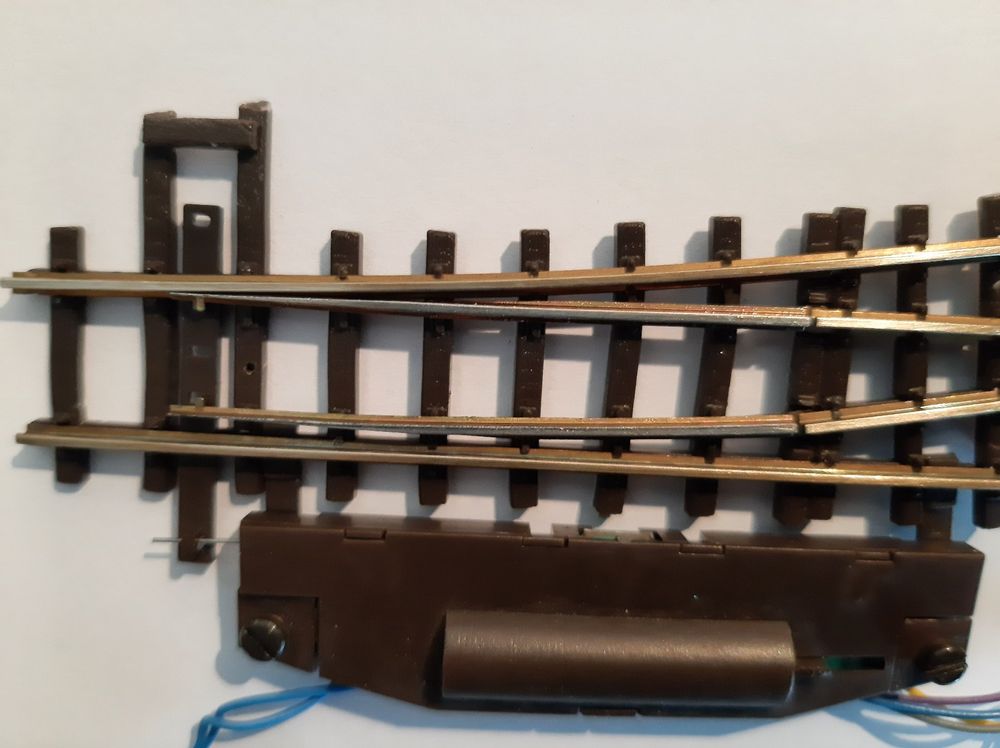 Bemo Modelleisenbahnen: Bemo H0m 4207 000 Weiche links 12° mit Antrieb – Gebraucht aus Thun von Schwarzsee48 4