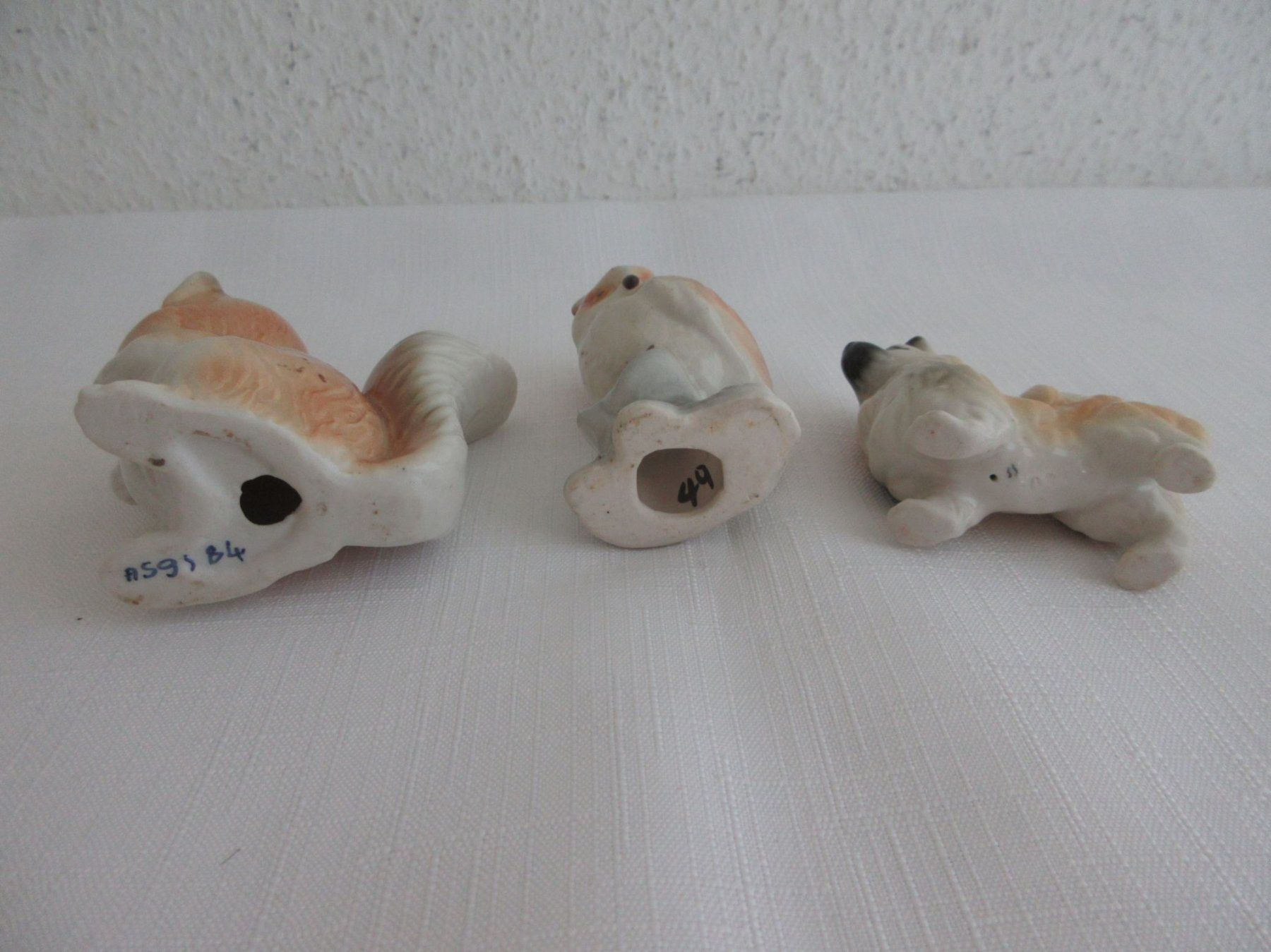 Statuette: 3 Miniatur Figuren Eichhornchen, Eule und Hund – Usato da Binningen venduto da Oldfashion 3