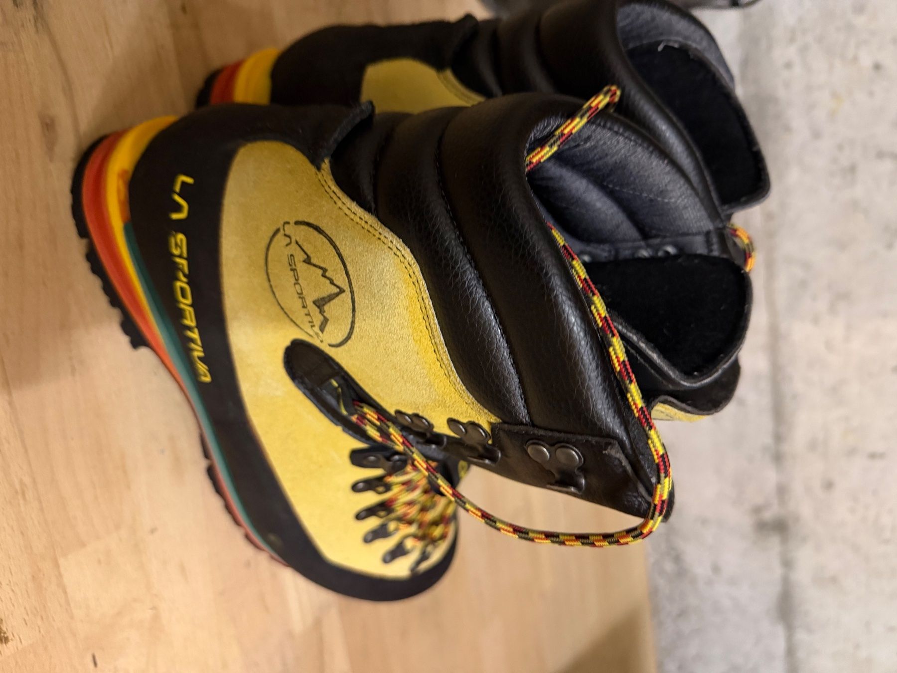 Scarpe da donna: Bergschuhe – Nuovo (secondo la descrizione) da Herrenschwanden venduto da pet_7vwf 1