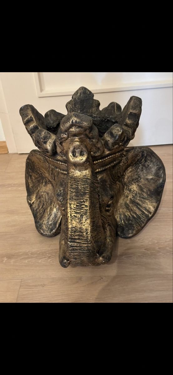 Vasi per fiori: Robuste Blumentopf mit Elefant 🐘 Optik – Nuovo (secondo la descrizione) da Basel venduto da Ivana_4 5