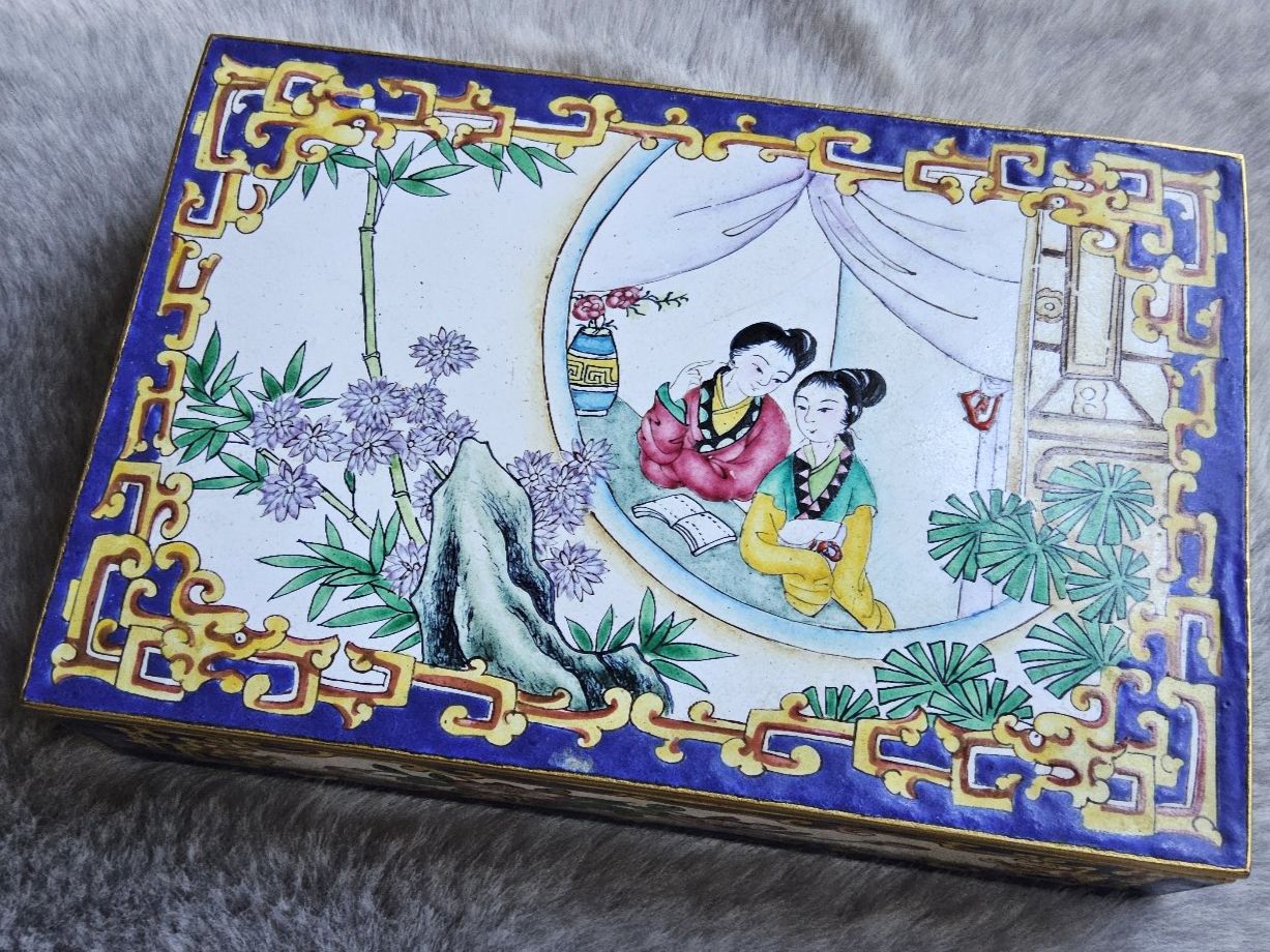 Dosen: Antike perfekte Canton Email Dose China, ca 1920 – Gebraucht aus Zürich von SciTec