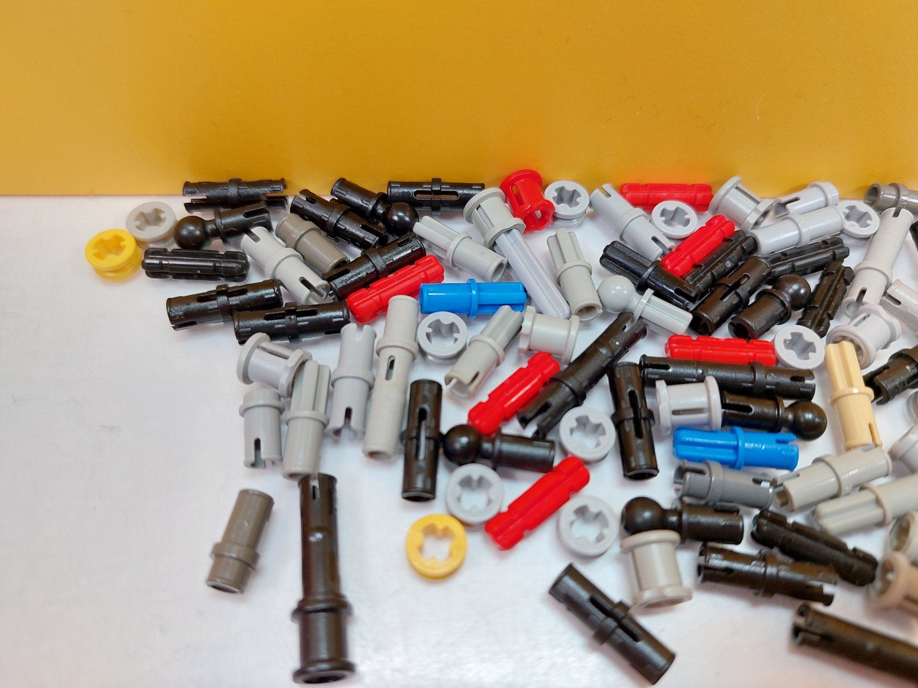 Lego Kit di costruzioni: LEGO Technic Ersatzteile - Kleinstteile – Usato da St.Gallen venduto da TinasBauundSpiel 1