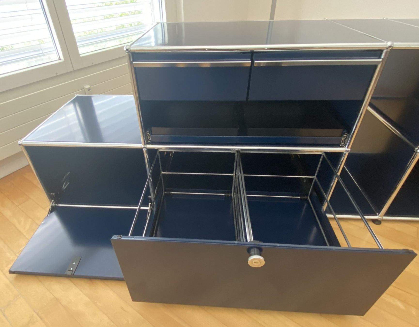 Scaffali: USM Haller Sideboard dunkelblau – Usato da Cham venduto da mbl-atric 5