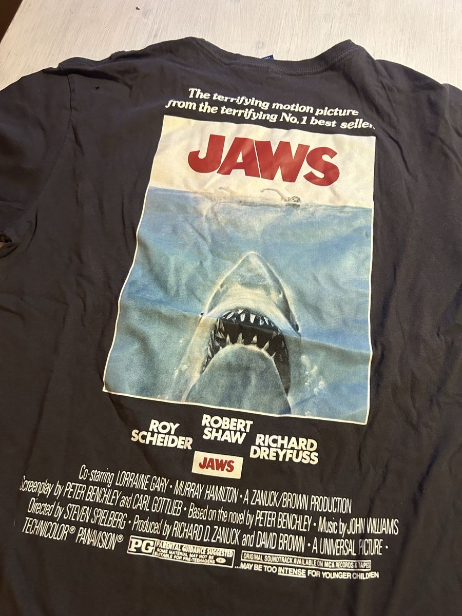 H&M T-shirts: T-Shirt Jaws Gr. S, grau – D'occasion à Riedholz par karinadam 4