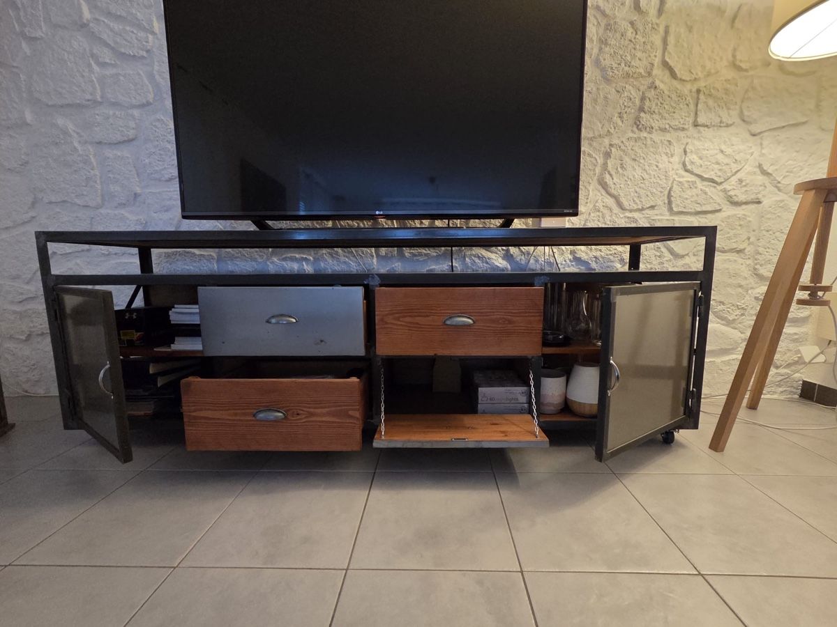 Meubles TV: Meuble TV – D'occasion à Villars-le-Terroir par ale_c79d 1