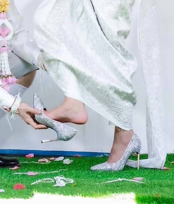 Damenschuhe: Elegante Damenschuhe mit Glitzer – Gebraucht aus Luzern von claiudiu