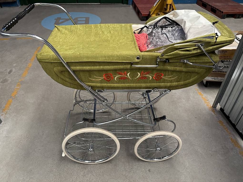 Carrozzine: Nostalgie Kinderwagen Neuwertig – Usato da Flums venduto da Limatools 1