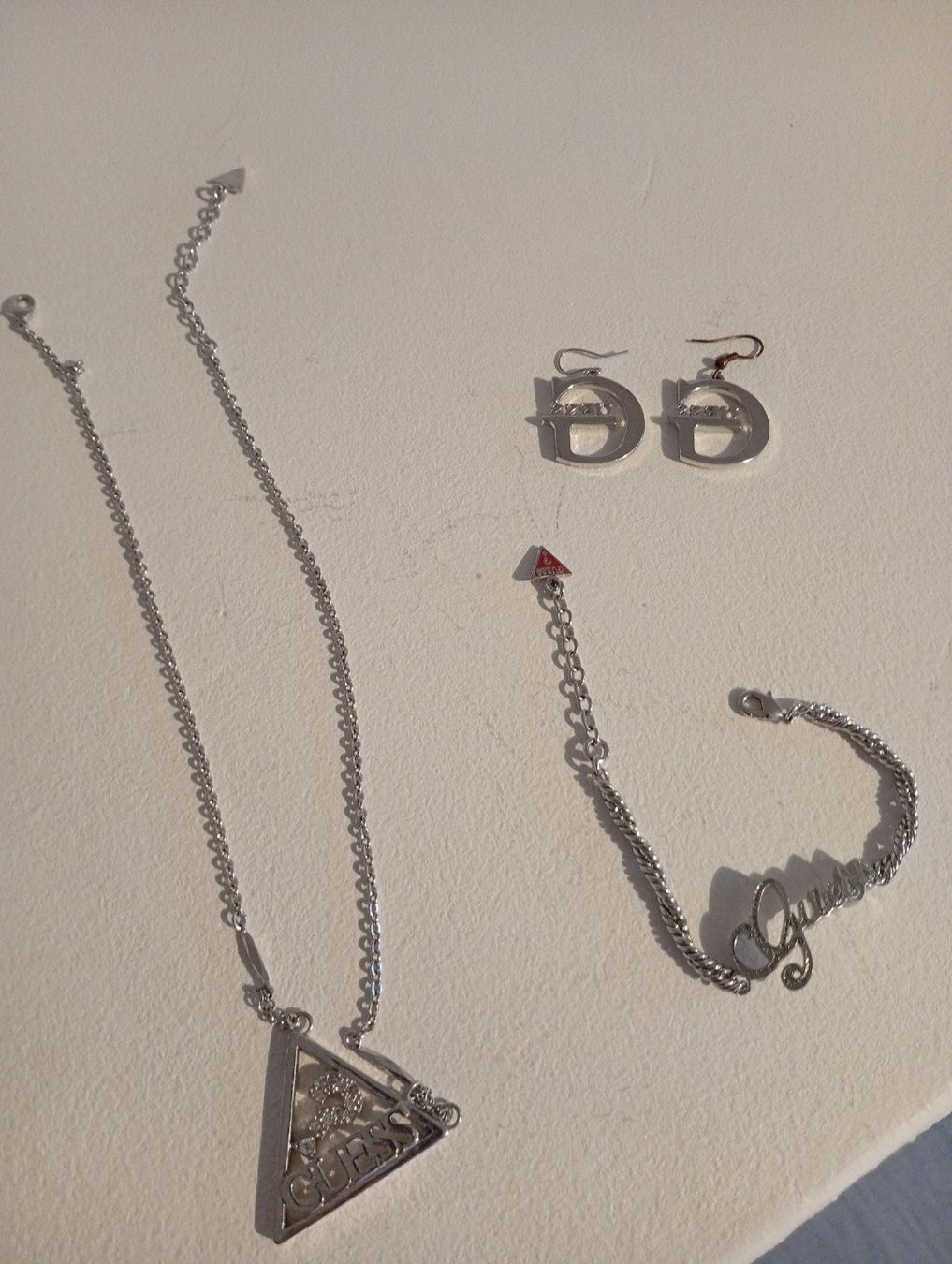 Guess Ketten: Schmuckset von Guess – Gebraucht aus Luzern von napolibobi
